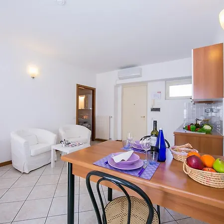 Riva Del Lario 公寓 赫拉弗多纳